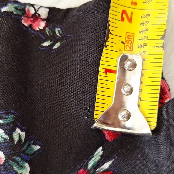 Band of Gypsies Cambridge Black Smocked Blouse Crop Top - Picture 15 of 16